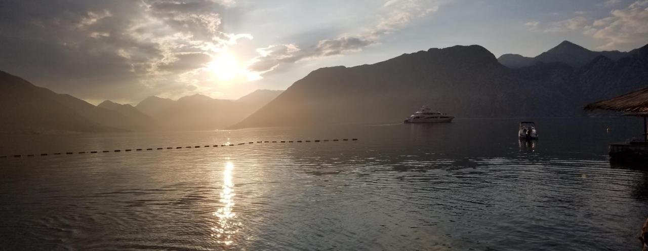 Azure Adriatic Apartment Kotor Exterior photo
